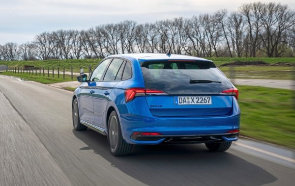 Най-добра вносна кола от компактен клас

Компактен автомобил с пет врати като разумната Skoda Scala лесно се подценява в ерата на SUV. Но той може да съчетава ежедневието, семейството и свободното време. С малко екстри солидно изработената чешка кола придобива топ нива на оборудване. Отлично разпределение между пътниците отпред и отзад. С обем на багажника от 467 до 1410 литра, чехът предлага доста респектиращи възможности за товарене.

Skoda Scala се препоръчва като универсален и разумен ежедневен автомобил, който се движи изненадващо динамично. Със 150 к.с. - 1,5-литровият турбо не прави Scala компактен спортен автомобил. Но с динамичните 8,1 секунди до 100 км/ч и впечатляващата максимална скорост от 220 км/ч – няма какво повече да се иска. Спортното окачване SCC също се представя добре в съответния режим.
